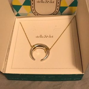 Stella & Dot Luna Pendant Necklace